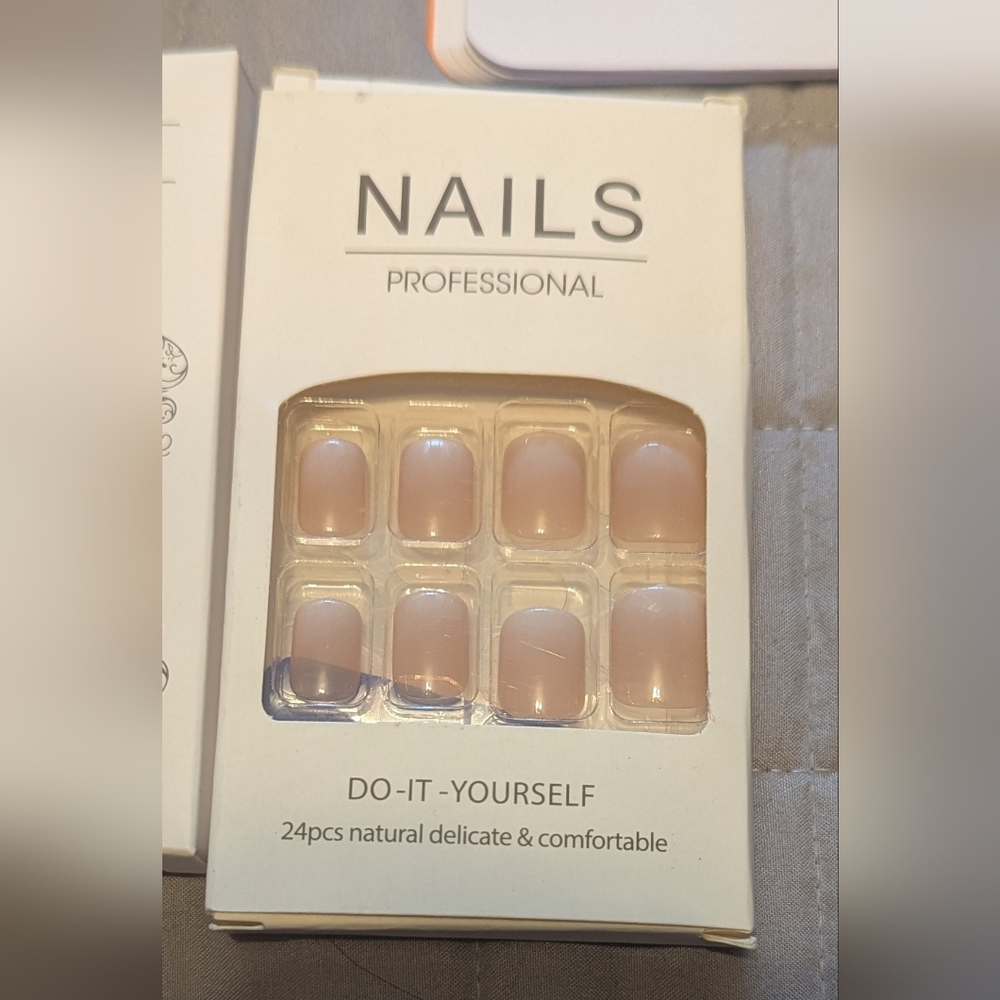 False Nails - Picture 1 of 1